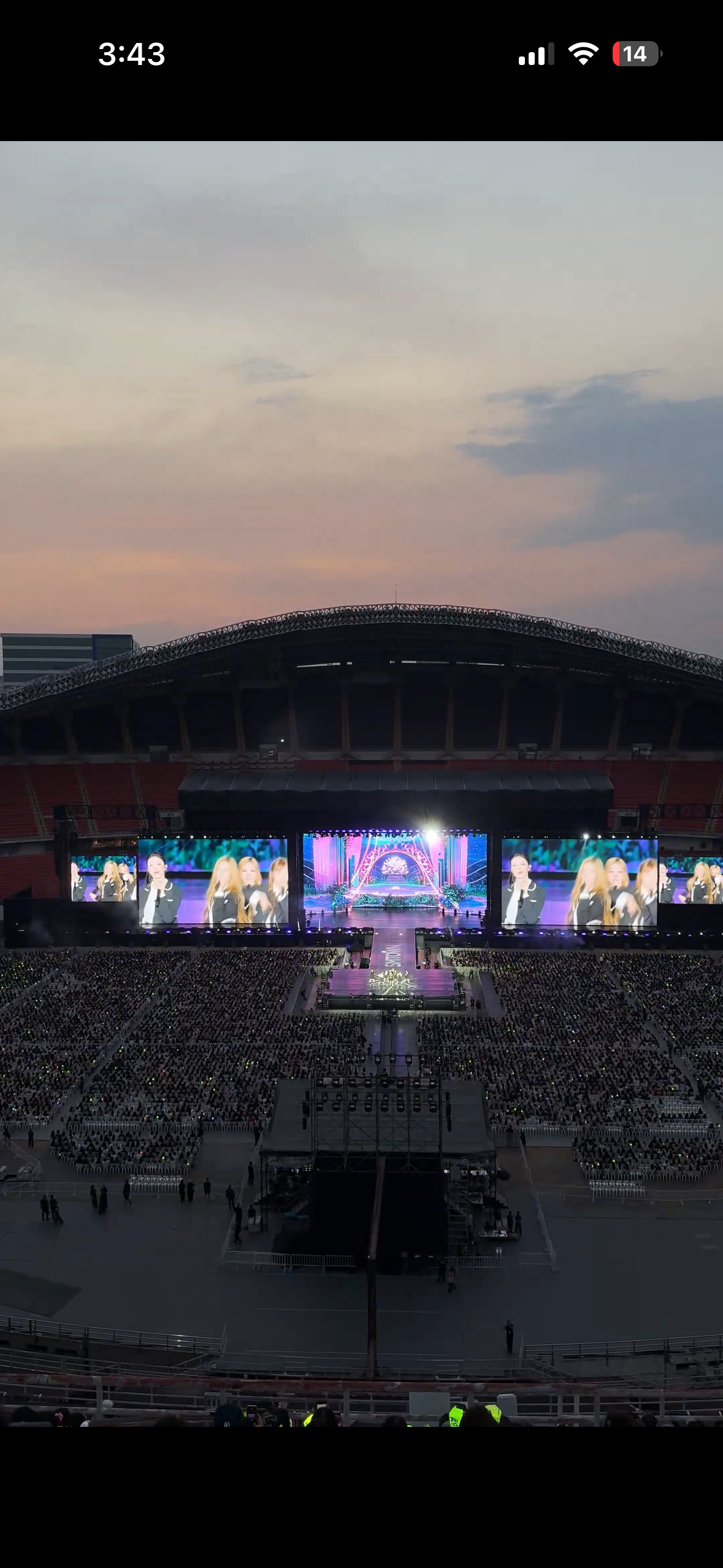 [잡담] 와 이정도 큰데서하면 플로어 1열=사녹 좌석 무수리석 정도겠다 | 인스티즈