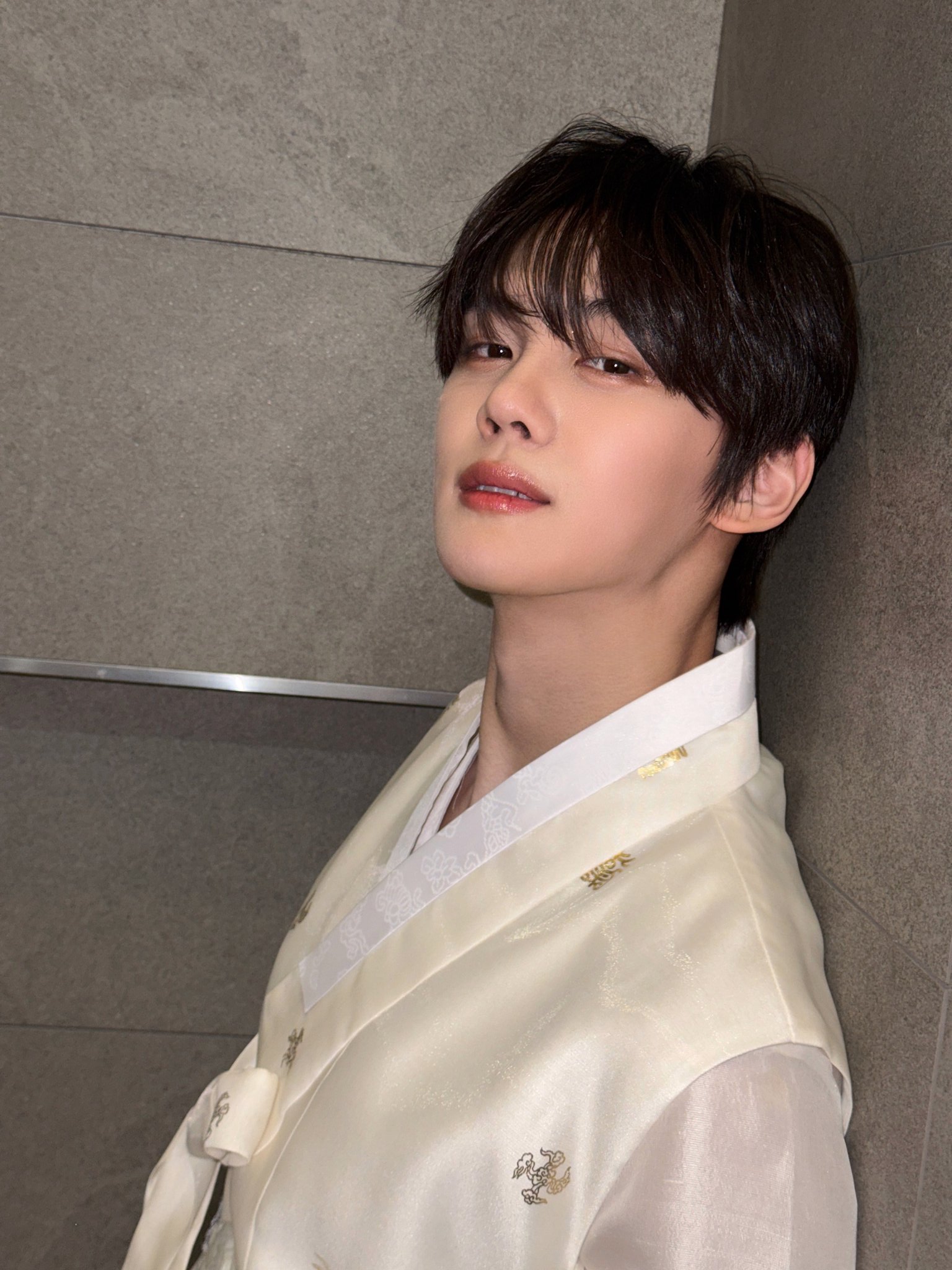 [잡담] 김규빈 한복 이렇게까지 잘어울린다고?? | 인스티즈