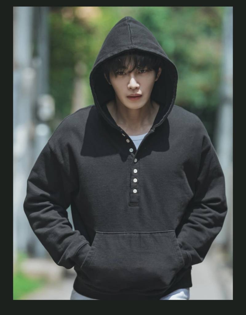 [잡담] 혹시 이 후드 정보 아는 사람 있을까 ….나 2시간째 헤매고있서…… | 인스티즈