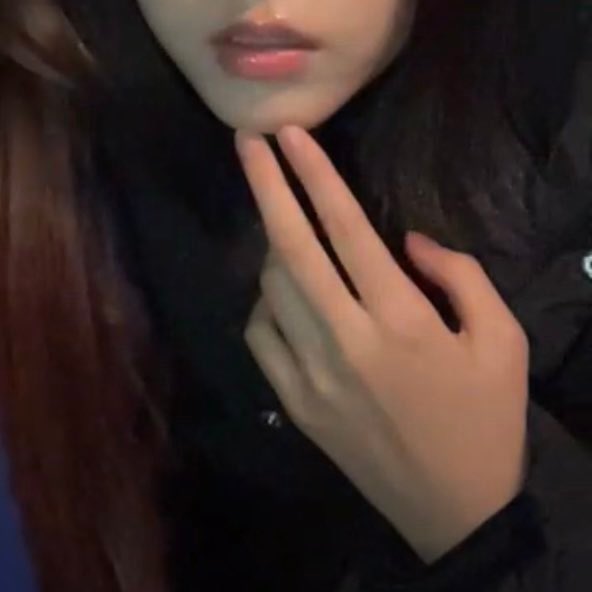 [잡담] 해린 손 디게 예쁘다 | 인스티즈