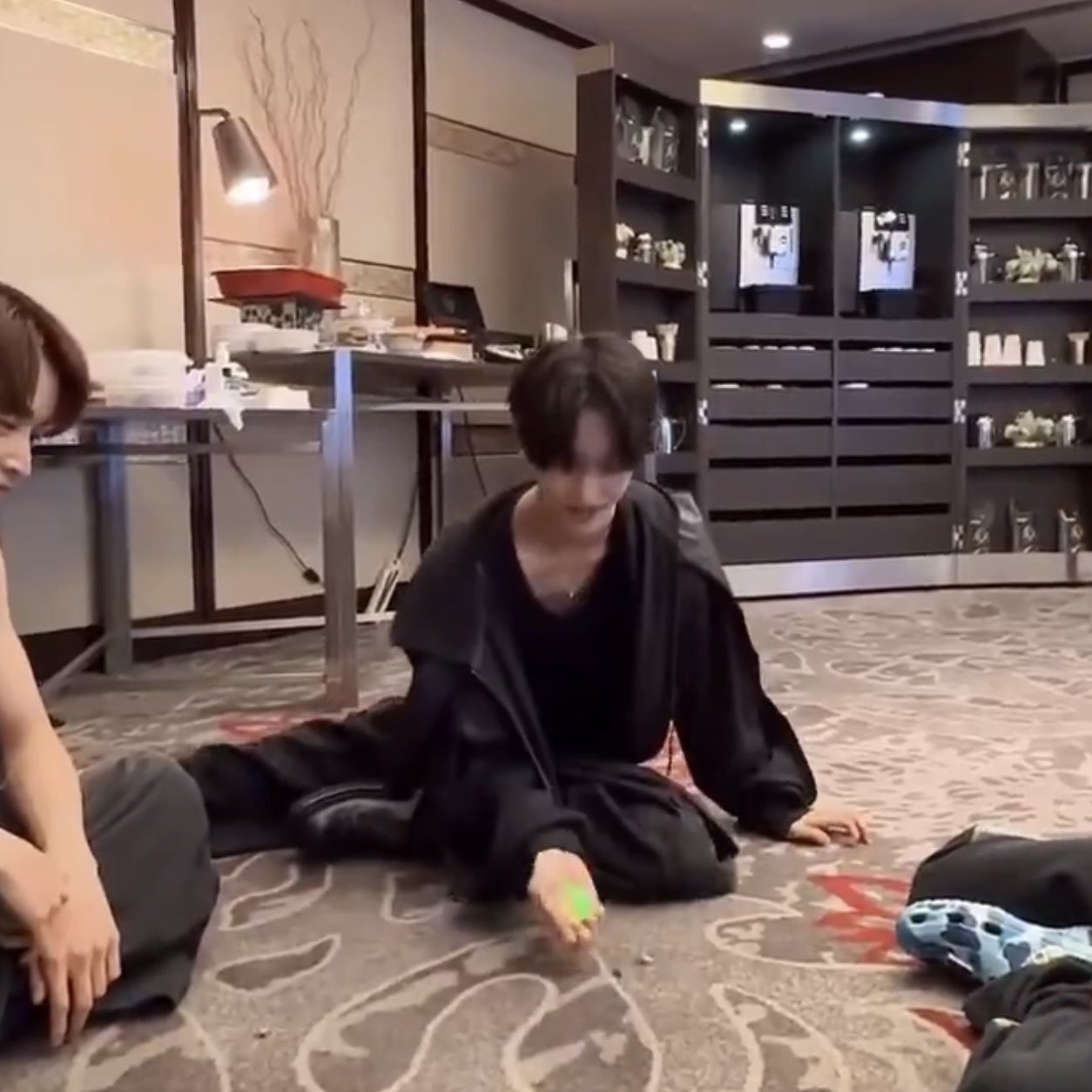 [잡담] 원빈이 게임할때 디폴트 자세ㅋㅋㅋㅋㅋㅋ | 인스티즈