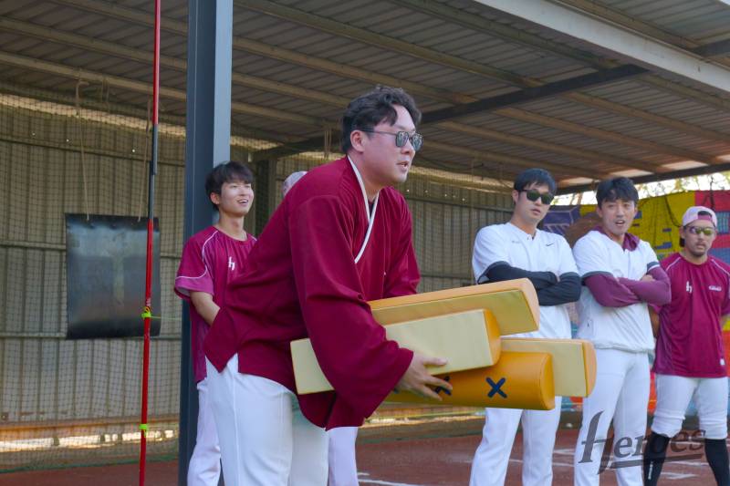 [잡담] 우리팀 민속놀이 하는데 | 인스티즈