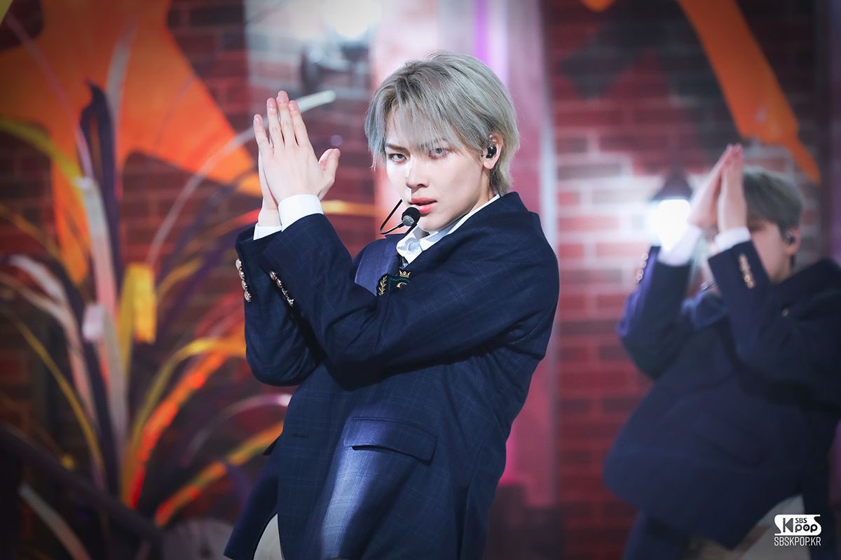 [잡담] 은발 니콜라스는 뭐엿을까 진짜 다른 사람같아 | 인스티즈