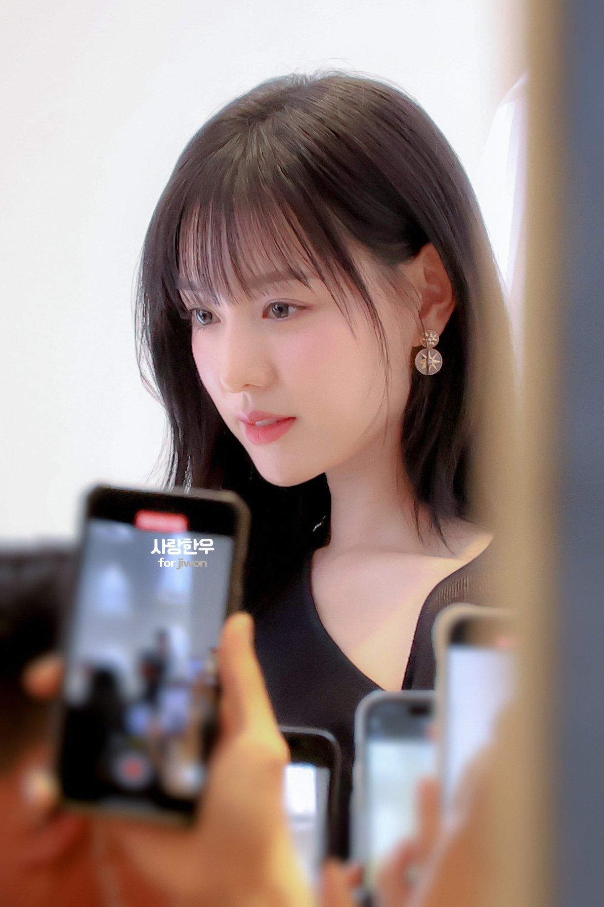 [잡담] 김지원) 너무 예뻐서 모아본 김지원 대만 디올 행사 사진들 | 인스티즈
