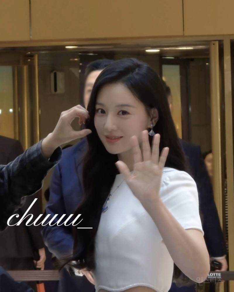 이목구비 자기주장 쩌는 배우 김지원 폰카짤jpg | 인스티즈