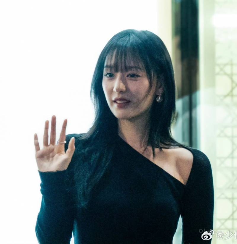 이목구비 자기주장 쩌는 배우 김지원 폰카짤jpg | 인스티즈