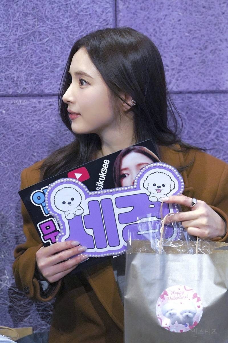 12년만에 스크린 복귀한 신세경 얼굴 근황 | 인스티즈