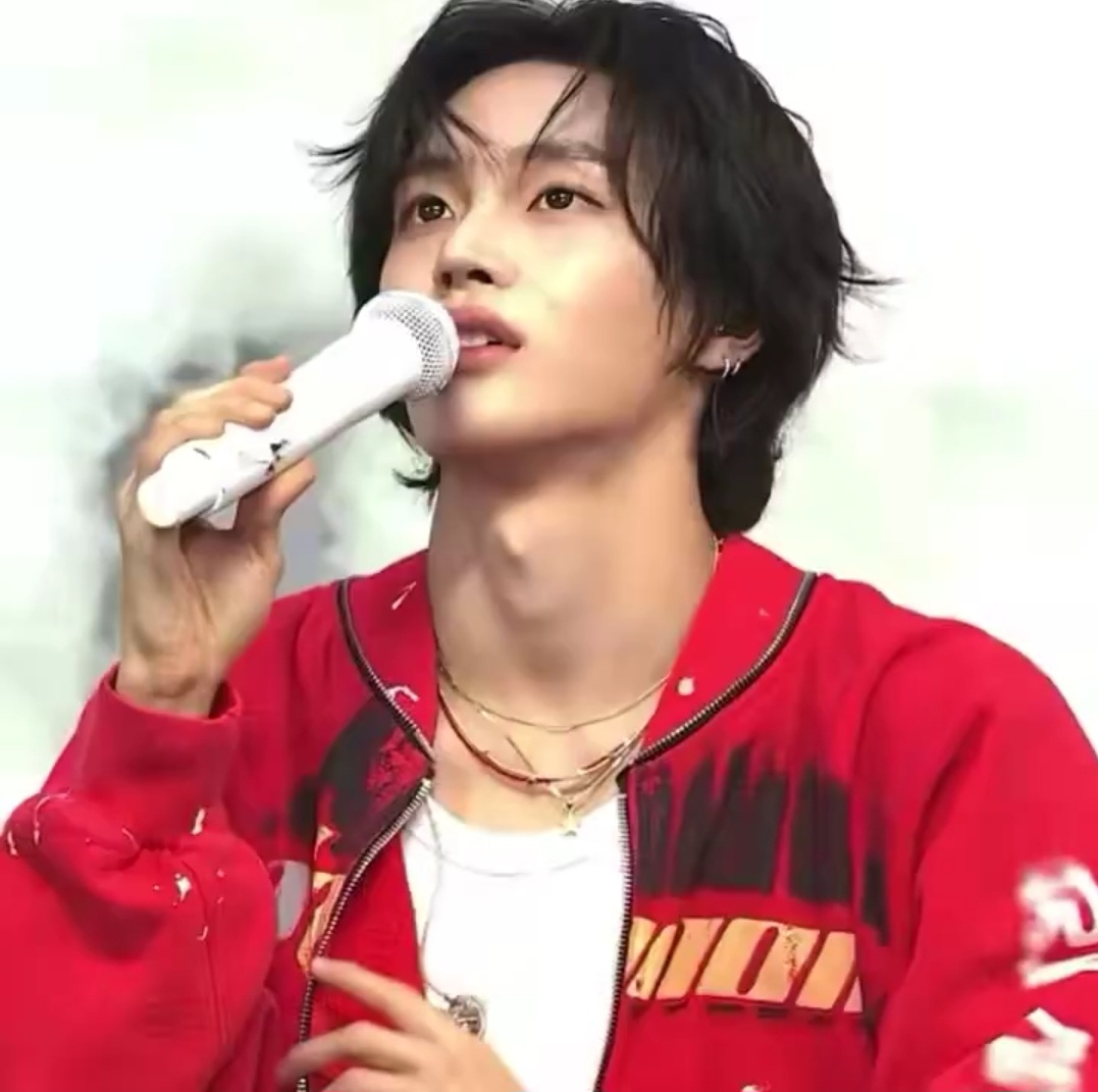 [잡담] 원빈 오늘 너무 잘생겨서 맘이 힘듦.. | 인스티즈