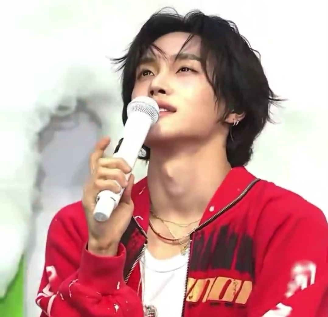 [잡담] 원빈 오늘 너무 잘생겨서 맘이 힘듦.. | 인스티즈