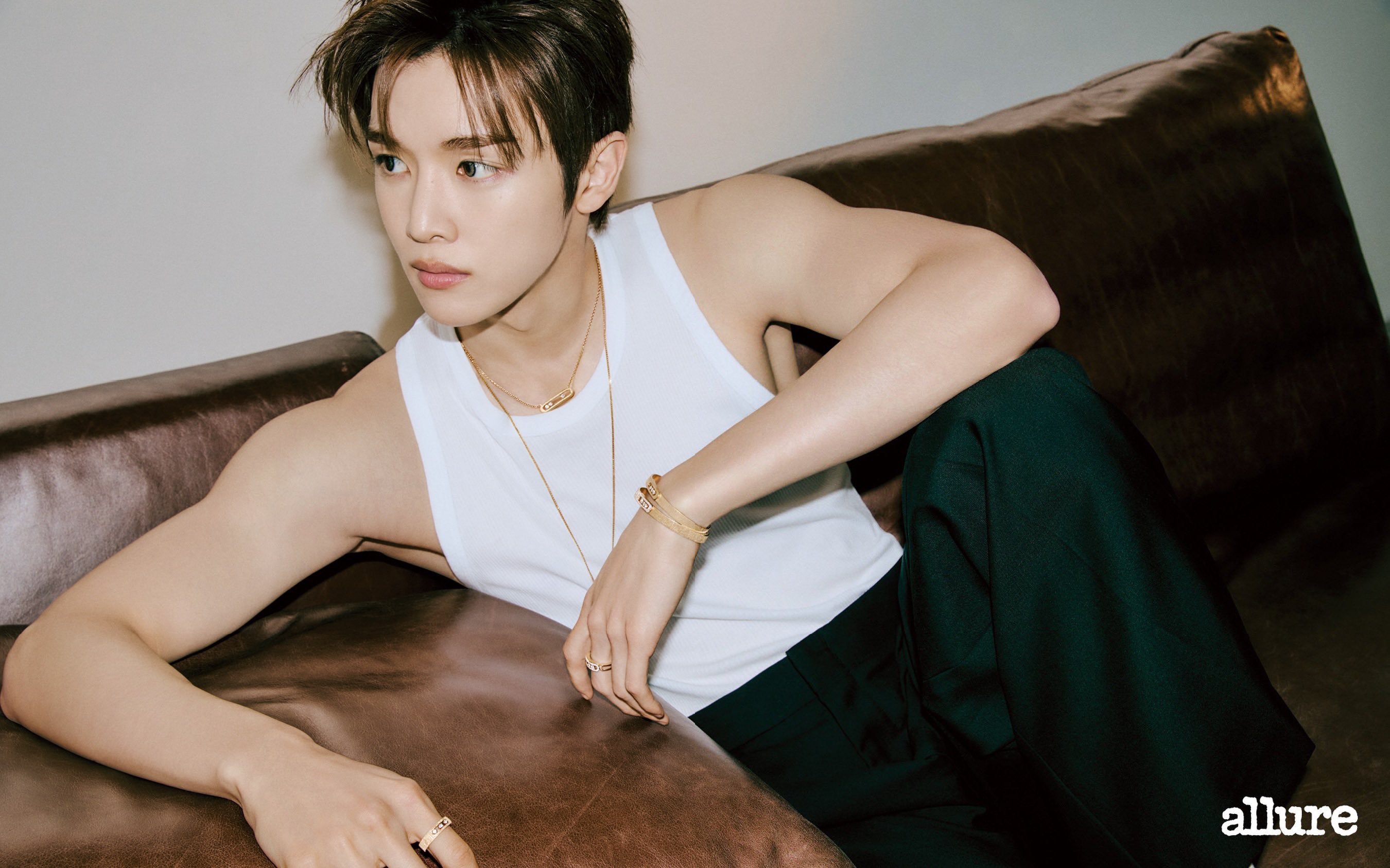 [잡담] 성찬 얼루어 표지 떳어 | 인스티즈