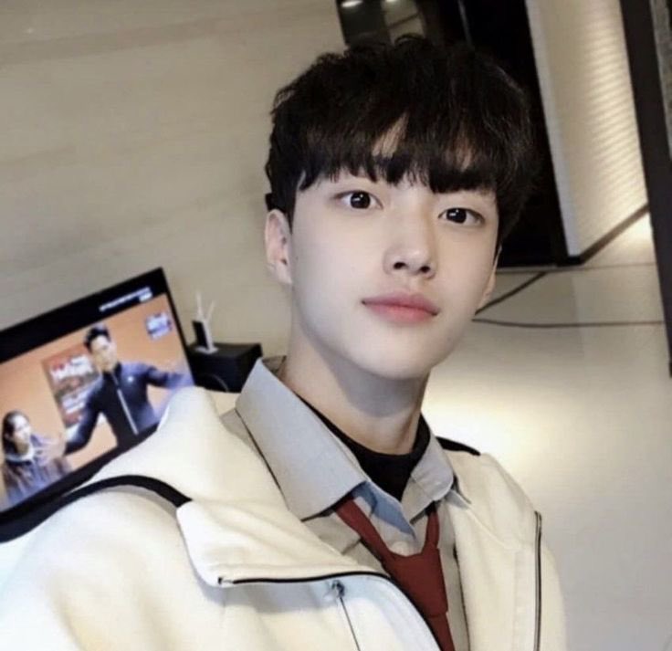 [잡담] 원빈 이 사진에서 드라마 뭘까 | 인스티즈