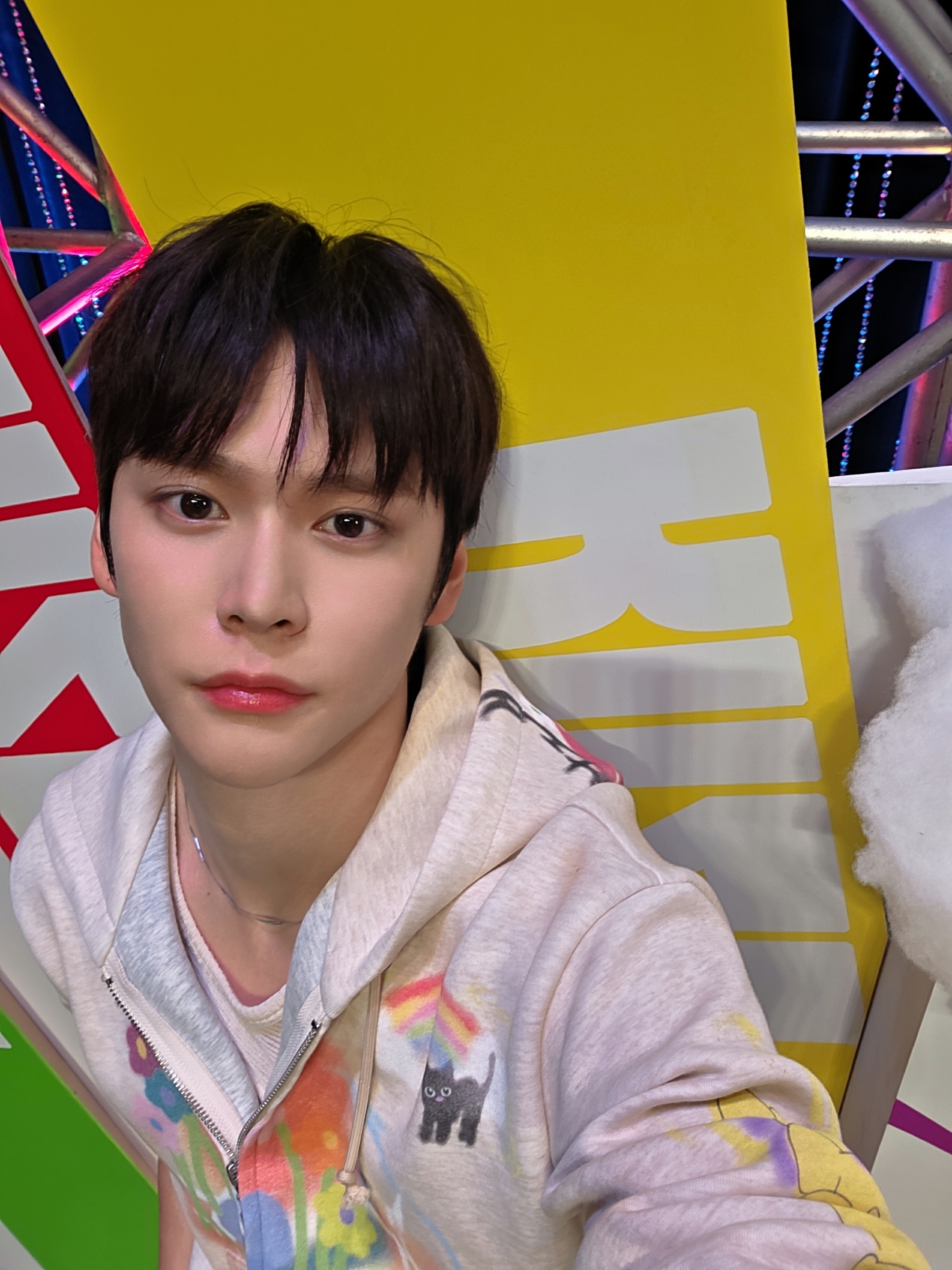 [잡담] 요즘 은석 셀카 너무 많이 줘.... | 인스티즈