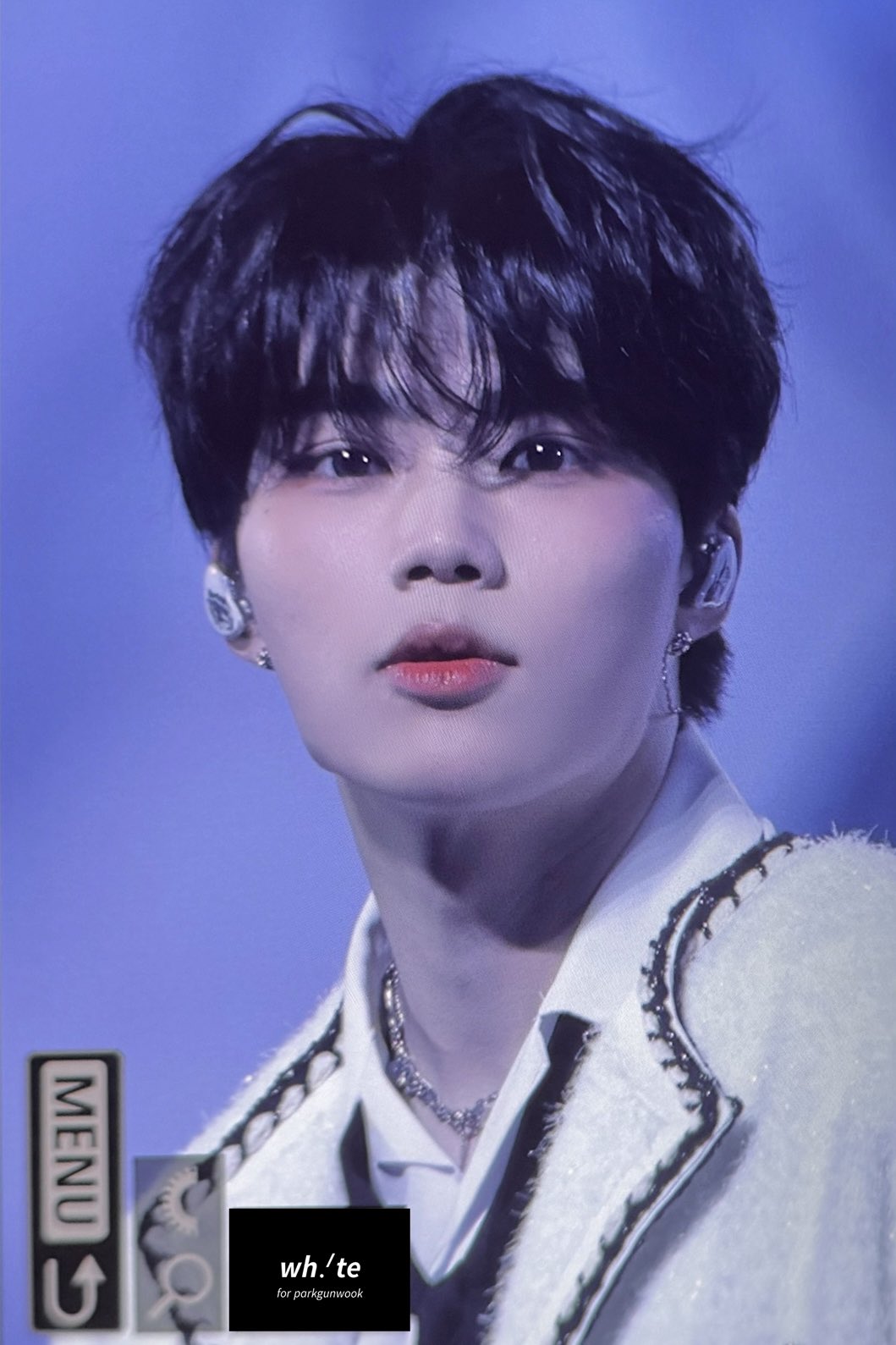 [잡담] 박건욱 오늘 콘서트에서 ㄹㅇㄹㅇ 예뻤다 | 인스티즈