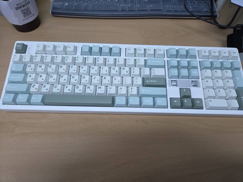 [잡담] 출근 뭣같은데 새로 산 키보드 덕분에 그래도..그나마.. | 인스티즈