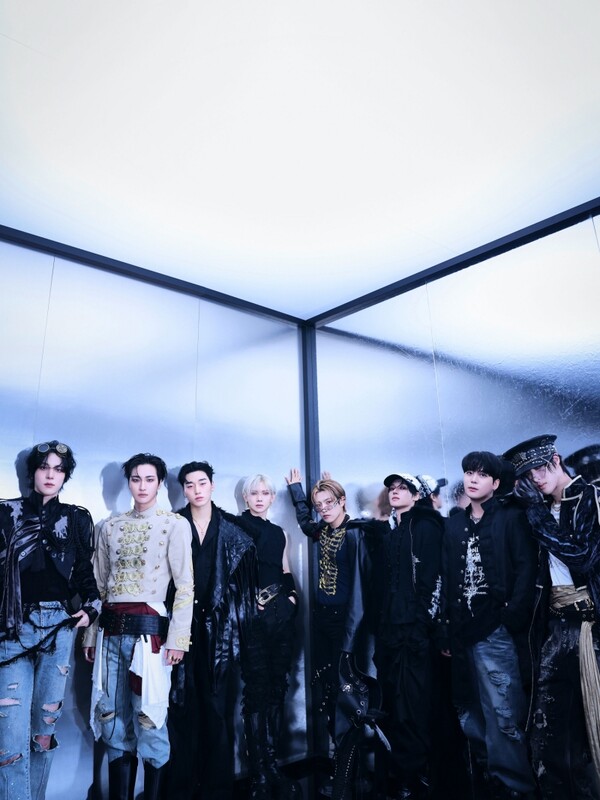 [정보/소식] 에이티즈, 미니 13집 美 빌보드 차트 석권...유튜브 트렌딩 1위 | 인스티즈