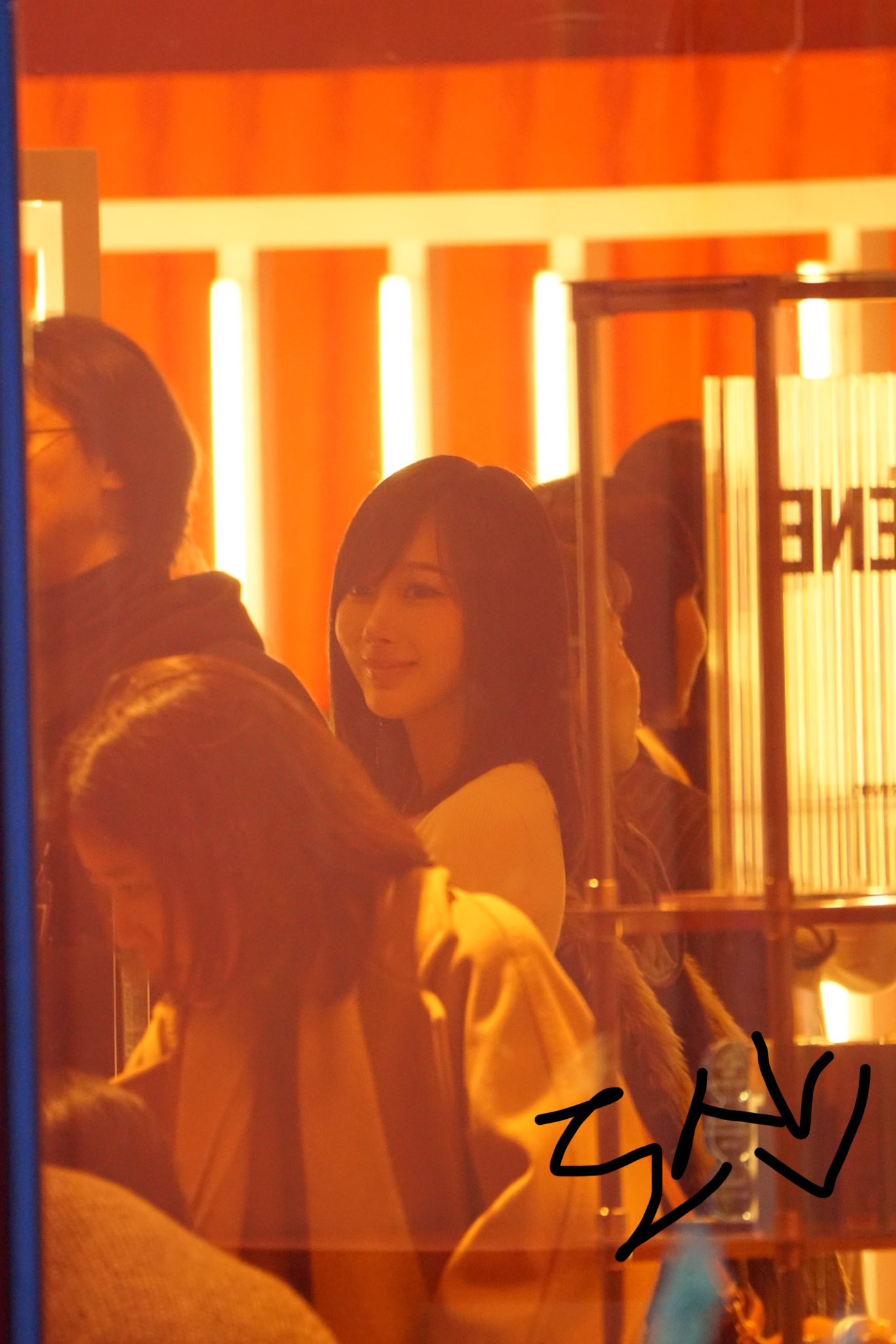 어제 미쟝센 행사 참석한 에스파 폰카짤.jpg | 인스티즈