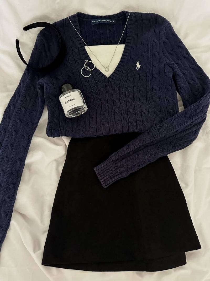 [잡담] 옷잘입는 익들아 여기에 무슨 운동화가 더 이쁠까 | 인스티즈