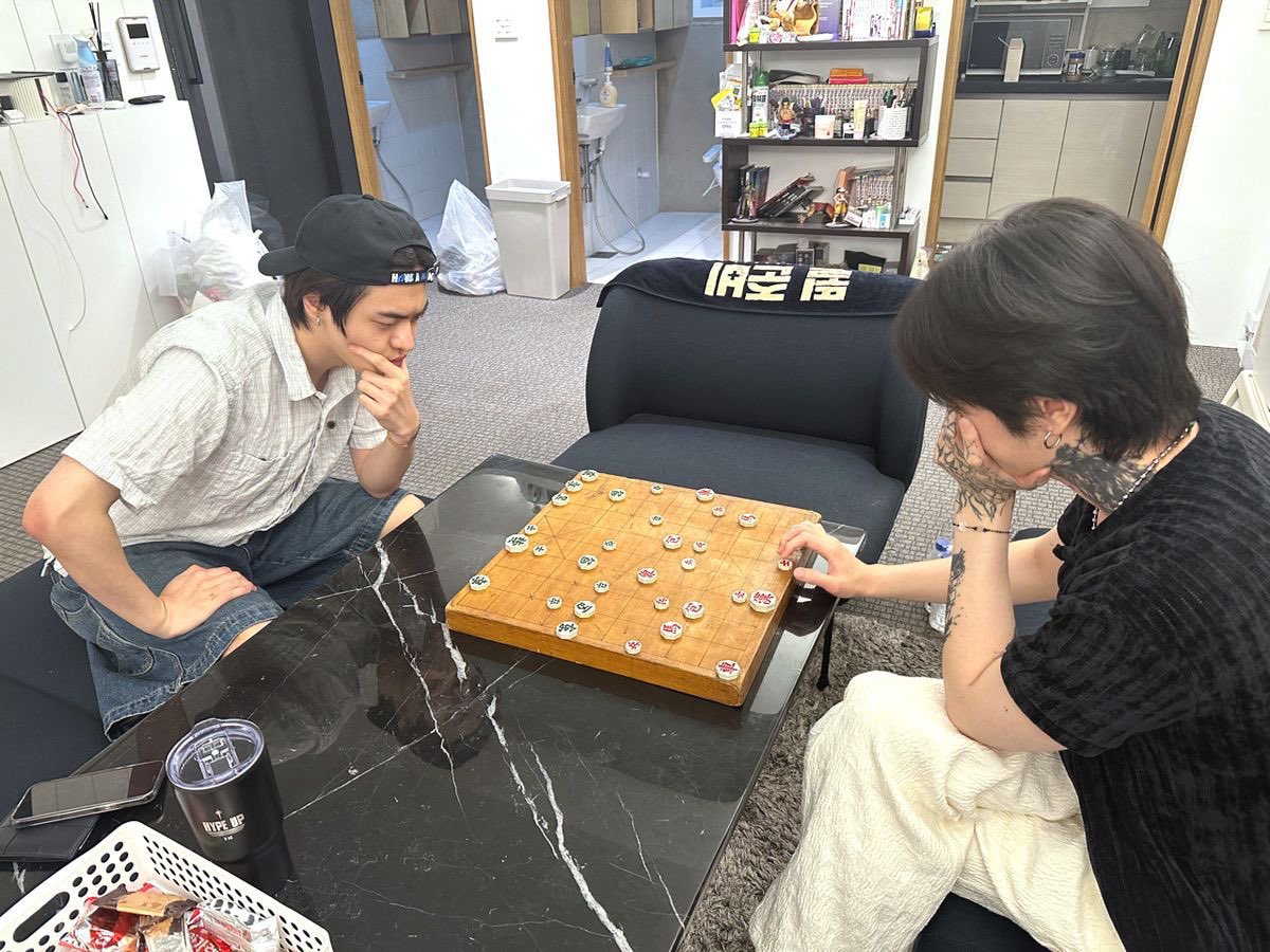 [잡담] 이사진 리오옆에 누구셔??? | 인스티즈