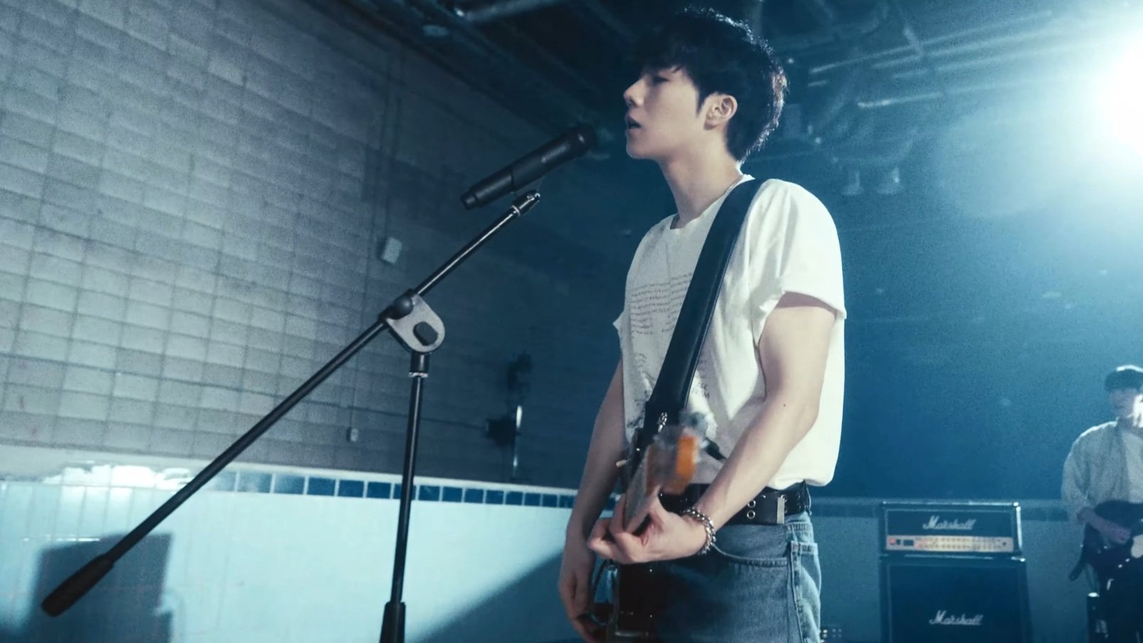 [잡담] 아니 김성규 옷핏뭔데 | 인스티즈