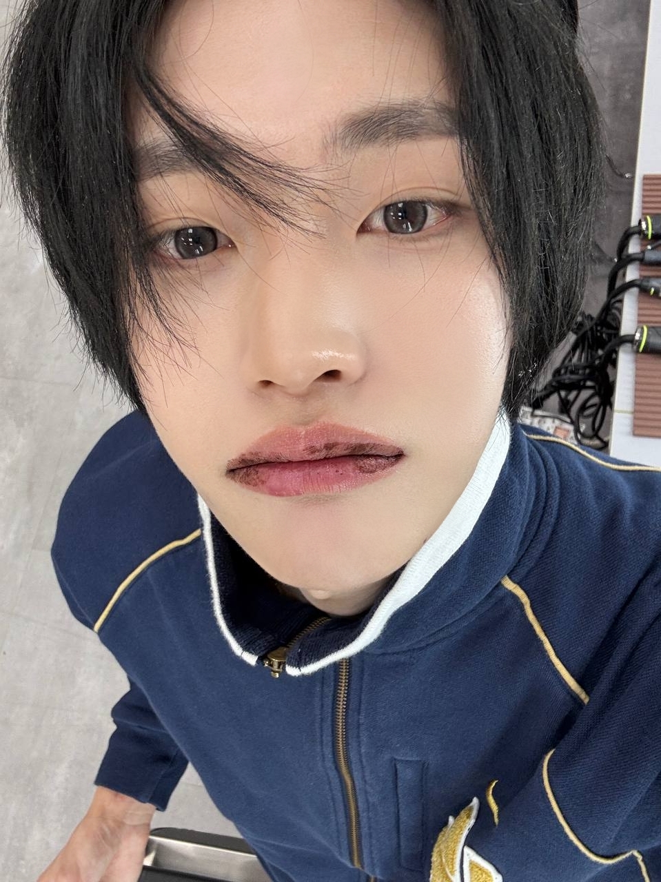 [잡담] 원빈이 이 셀카는 다시봐도 좋다 | 인스티즈