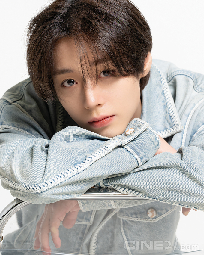 [잡담] 씨네21 박지훈은 진짜 의무적으로 화보 계속 찍어야됨 | 인스티즈