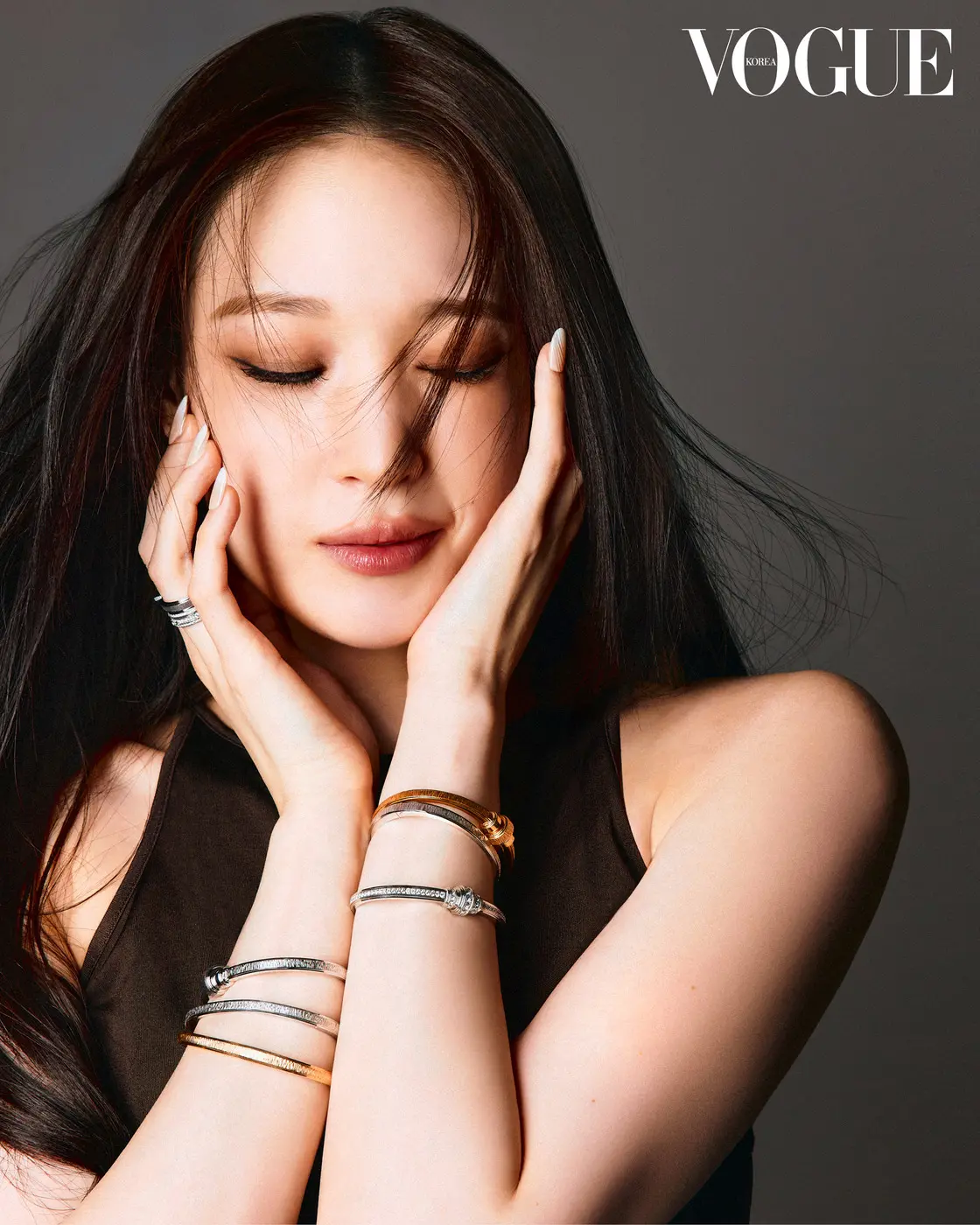 [정보/소식] 올데프 애니 피아제 보그 코리아 3월호 화보 | 인스티즈