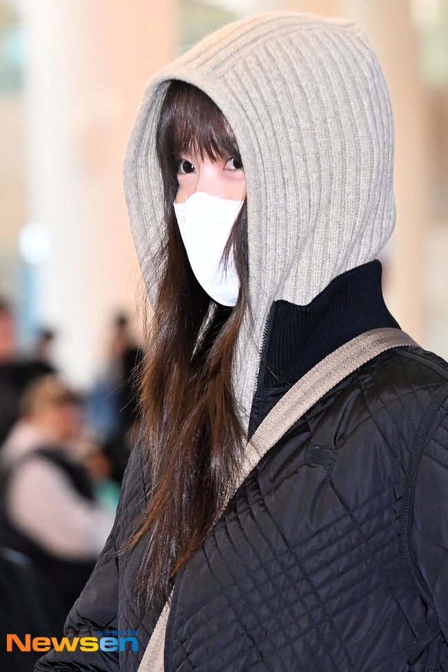 [잡담] 윤아) 260225 임윤아 공항 입국 기사사진 | 인스티즈