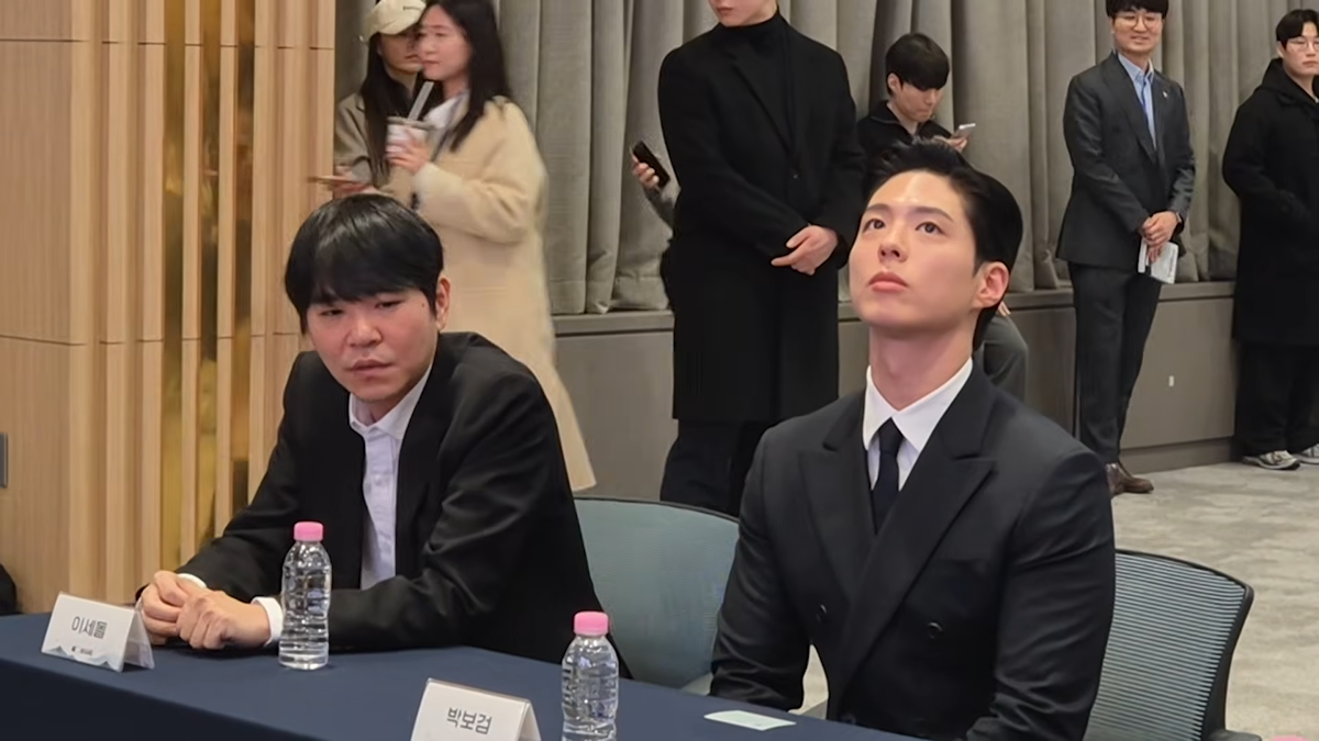 [잡담] 금융지주사 담당기자가 오늘 신한은행 본점 방문했다가 박보검 실물 본 후기 | 인스티즈