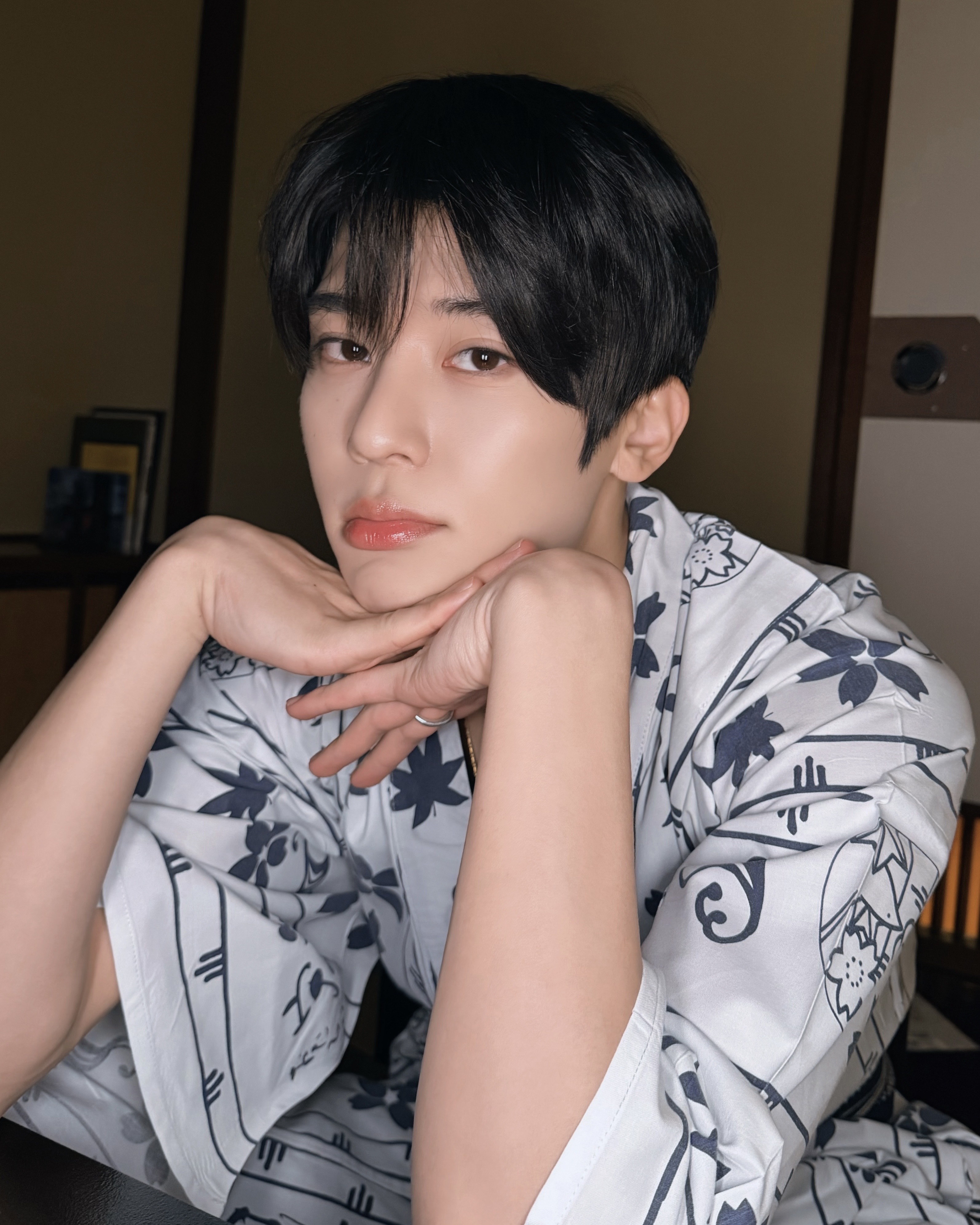 [잡담] 시온이 흑발도 잘 어울려 | 인스티즈