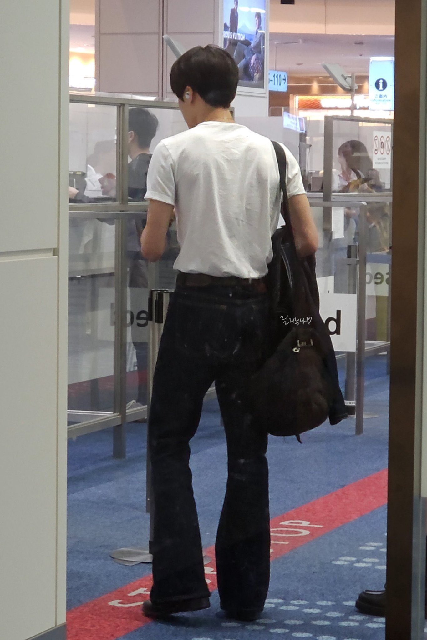 [잡담] 시온 피지컬 진짜 사기같다 저 얼굴에 저 키에 저 몸? | 인스티즈