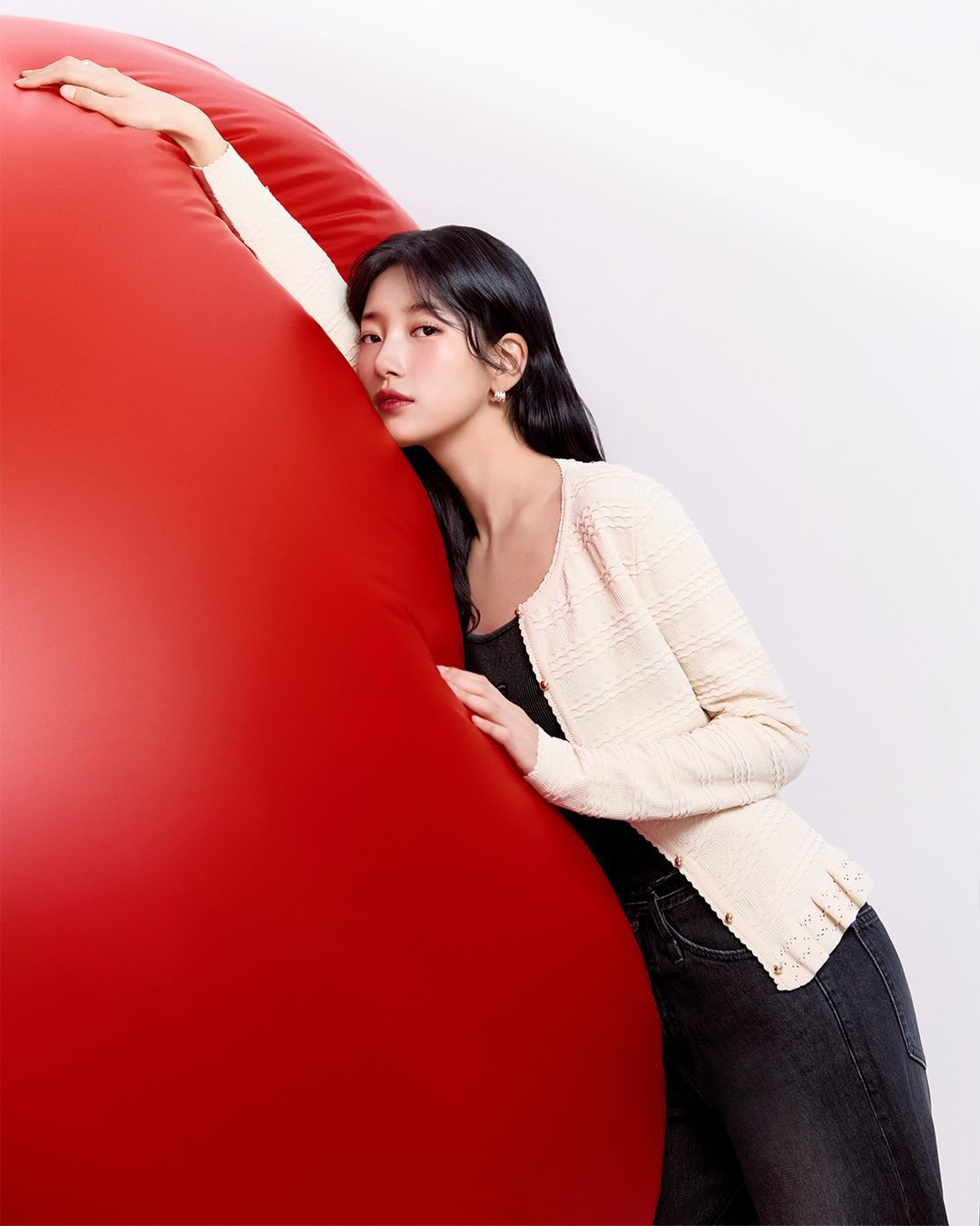 [잡담] 수지 게스 너무 찰떡임 | 인스티즈
