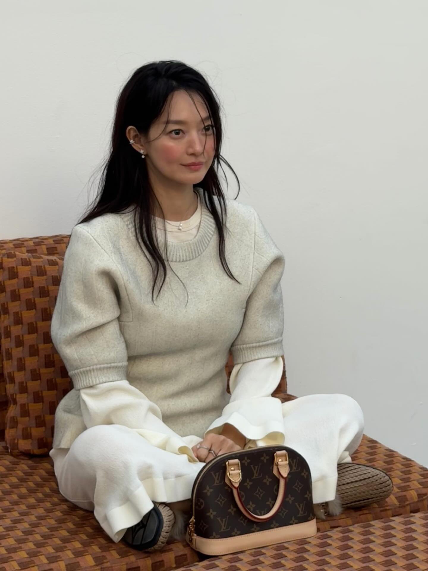 [잡담] 신민아) 260225 신민아 인스타 🫧💛❤️ | 인스티즈