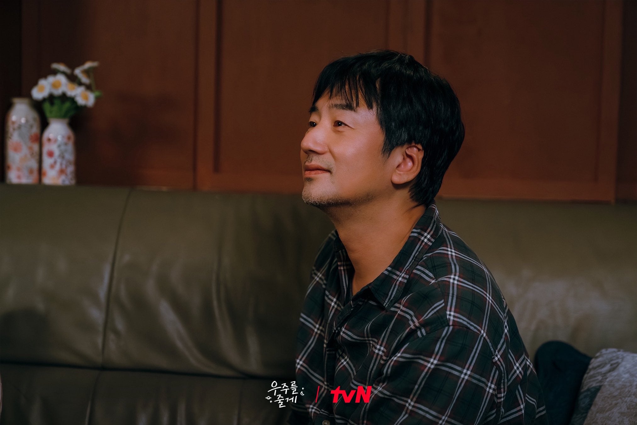 [잡담] 우주를줄게) 티랑이들 비상🚨우주를 안고 심각한 표정인 태형X현진!과연 우리 우주에게 무슨 일이..?🥺그리고 드디어 약속의 데이트를 하는 현진과 윤성!?🤭 | 인스티즈