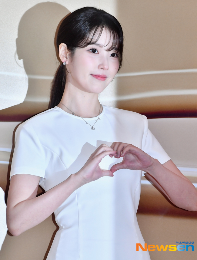 [잡담] 아이유) 오늘 너무 토끼잖아🐰 | 인스티즈