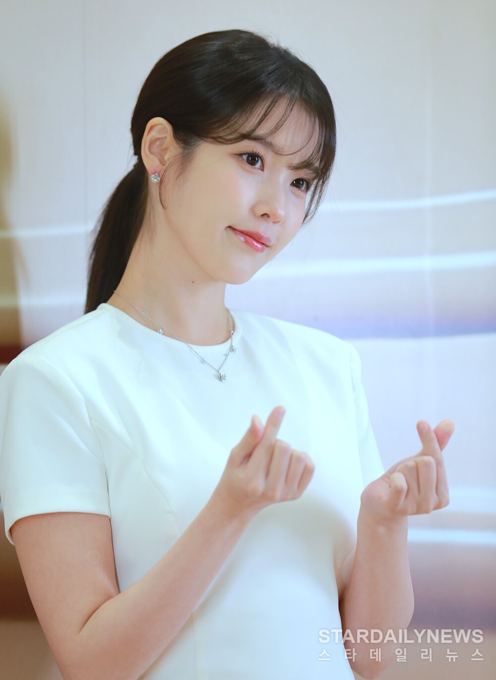 [잡담] 아이유) 오늘 너무 토끼잖아🐰 | 인스티즈