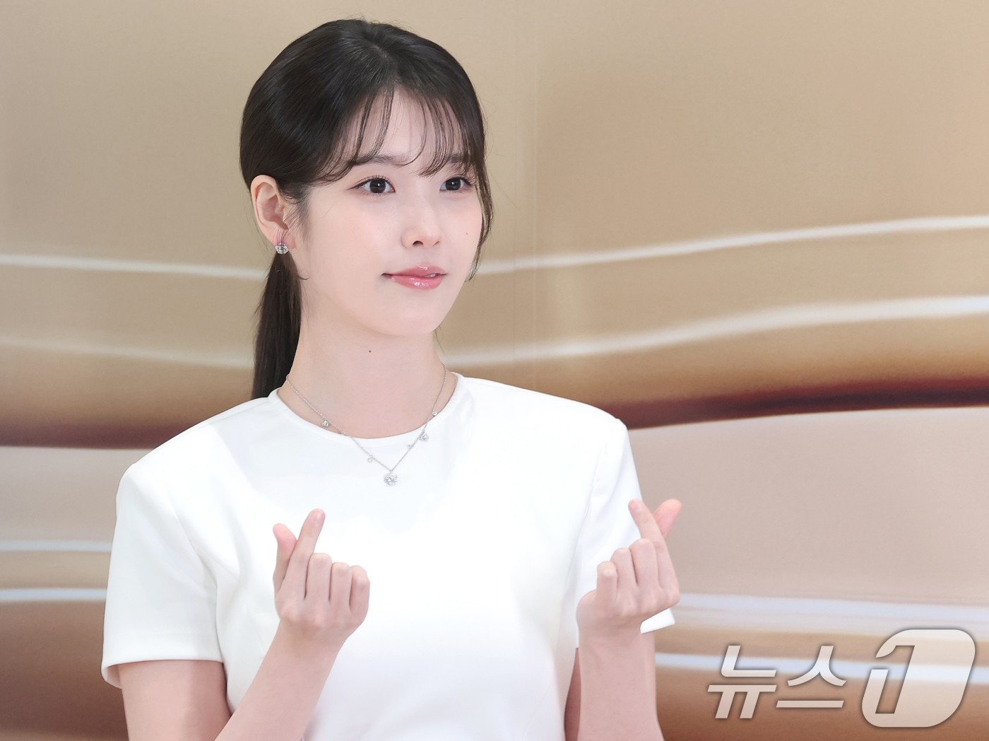 [잡담] 아이유씨 언제까지 귀여울셈이죠? | 인스티즈