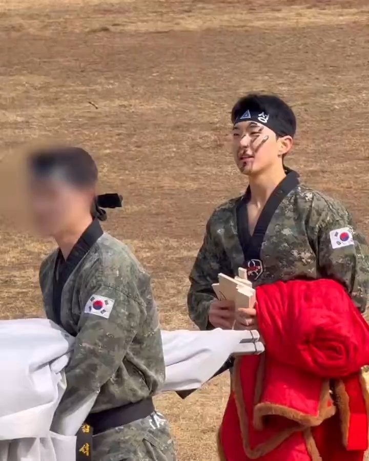[잡담] 아니 세븐틴 호시 군대에서도 무대 찢음 | 인스티즈