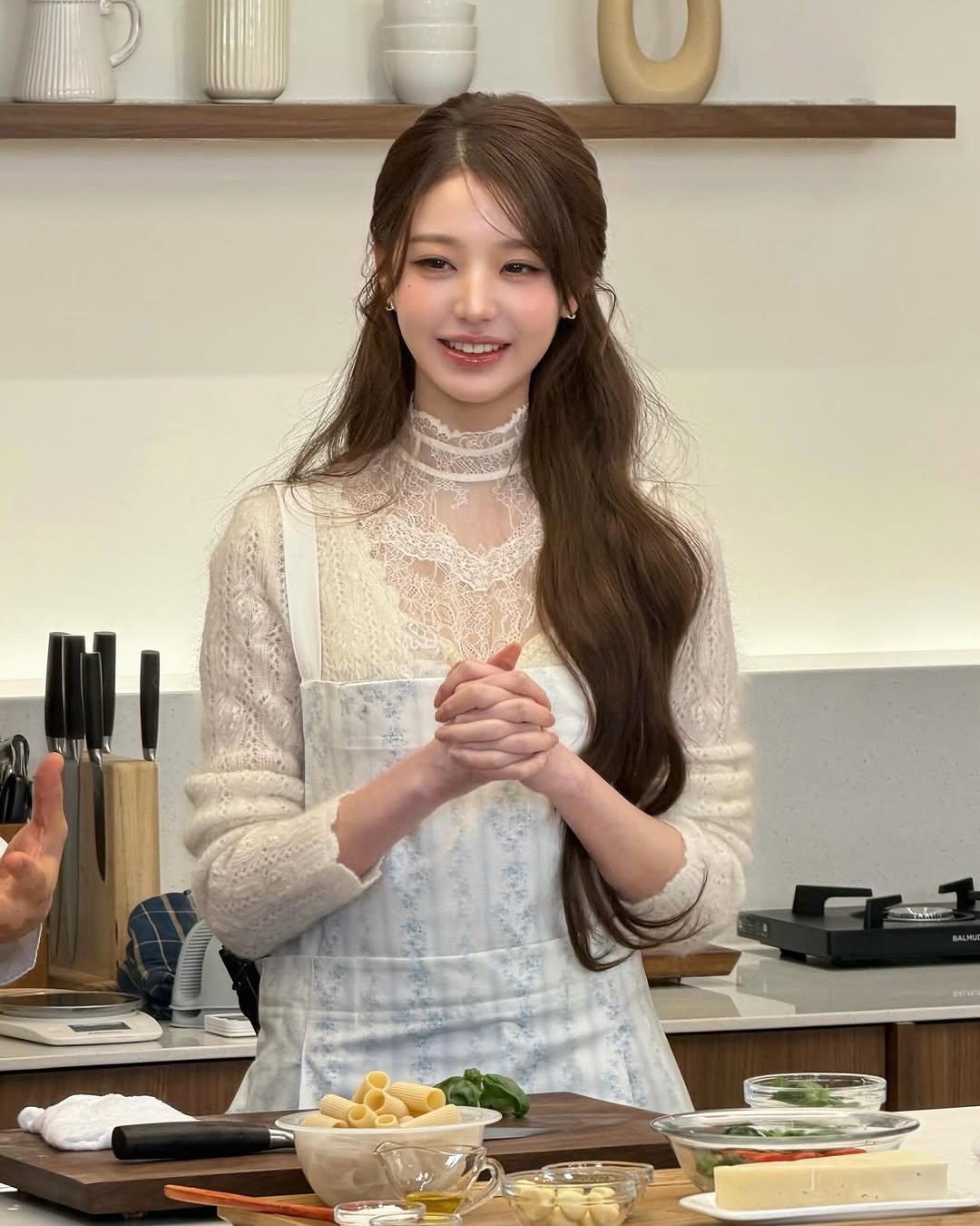 [잡담] 260226 장원영 인스타 👩‍🍳 🎀 🍴 👑 💕 | 인스티즈
