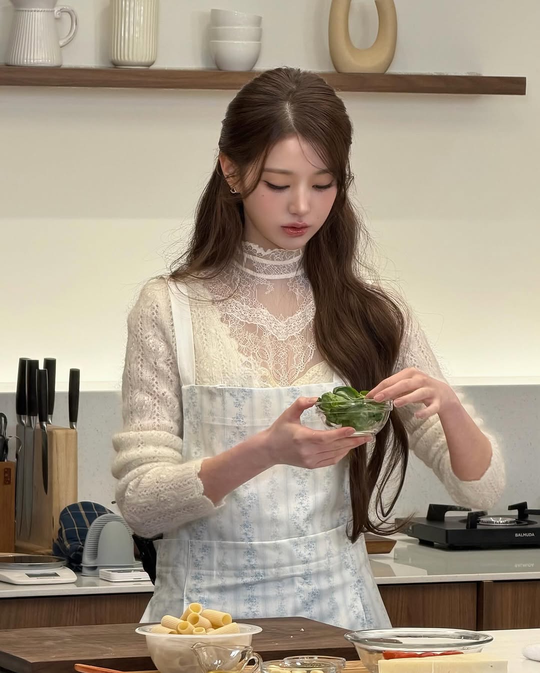 [잡담] 260226 장원영 인스타 👩‍🍳 🎀 🍴 👑 💕 | 인스티즈