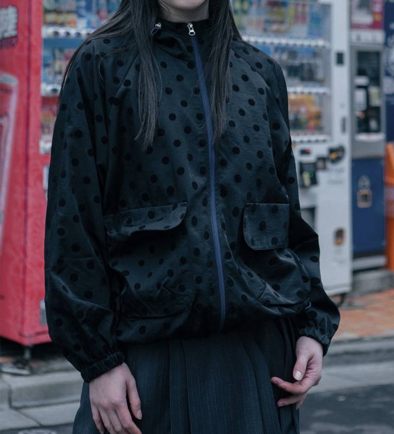 [잡담] 땡땡이바람막이 이거 유행템일까..?지금 사는거 별로일까?? | 인스티즈