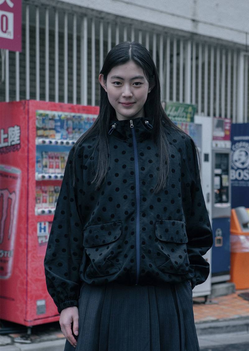 [잡담] 땡땡이바람막이 이거 유행템일까..?지금 사는거 별로일까?? | 인스티즈