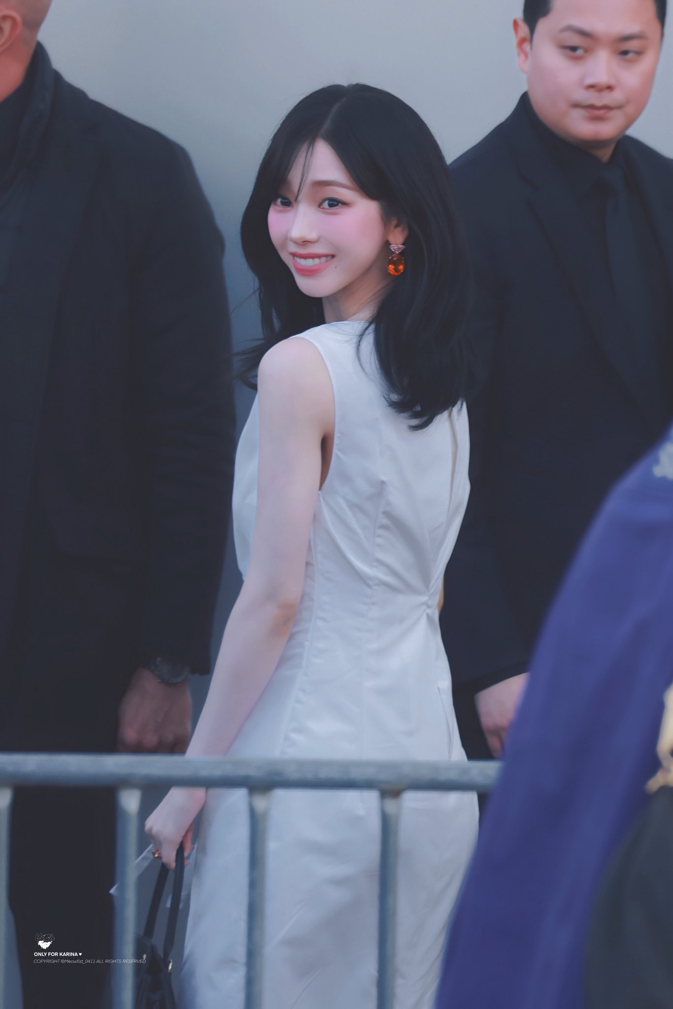 [잡담] 카리나 진짜 하얗고 예쁘다... | 인스티즈