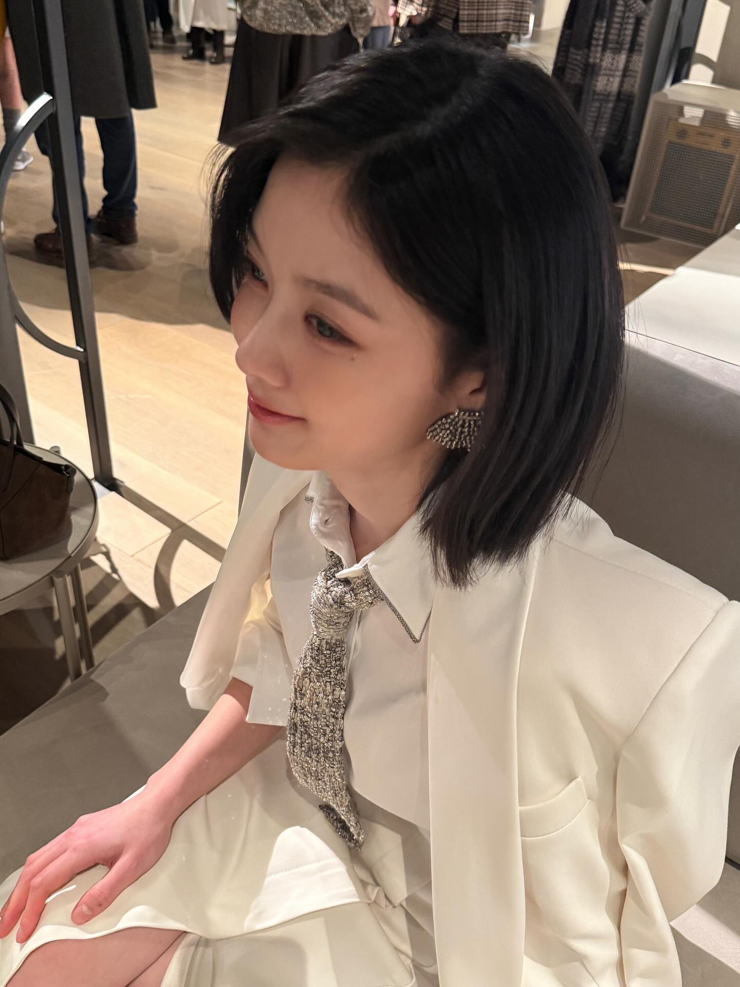 [잡담] 김유정 패션위크 인스타 또 왔다🤍 | 인스티즈