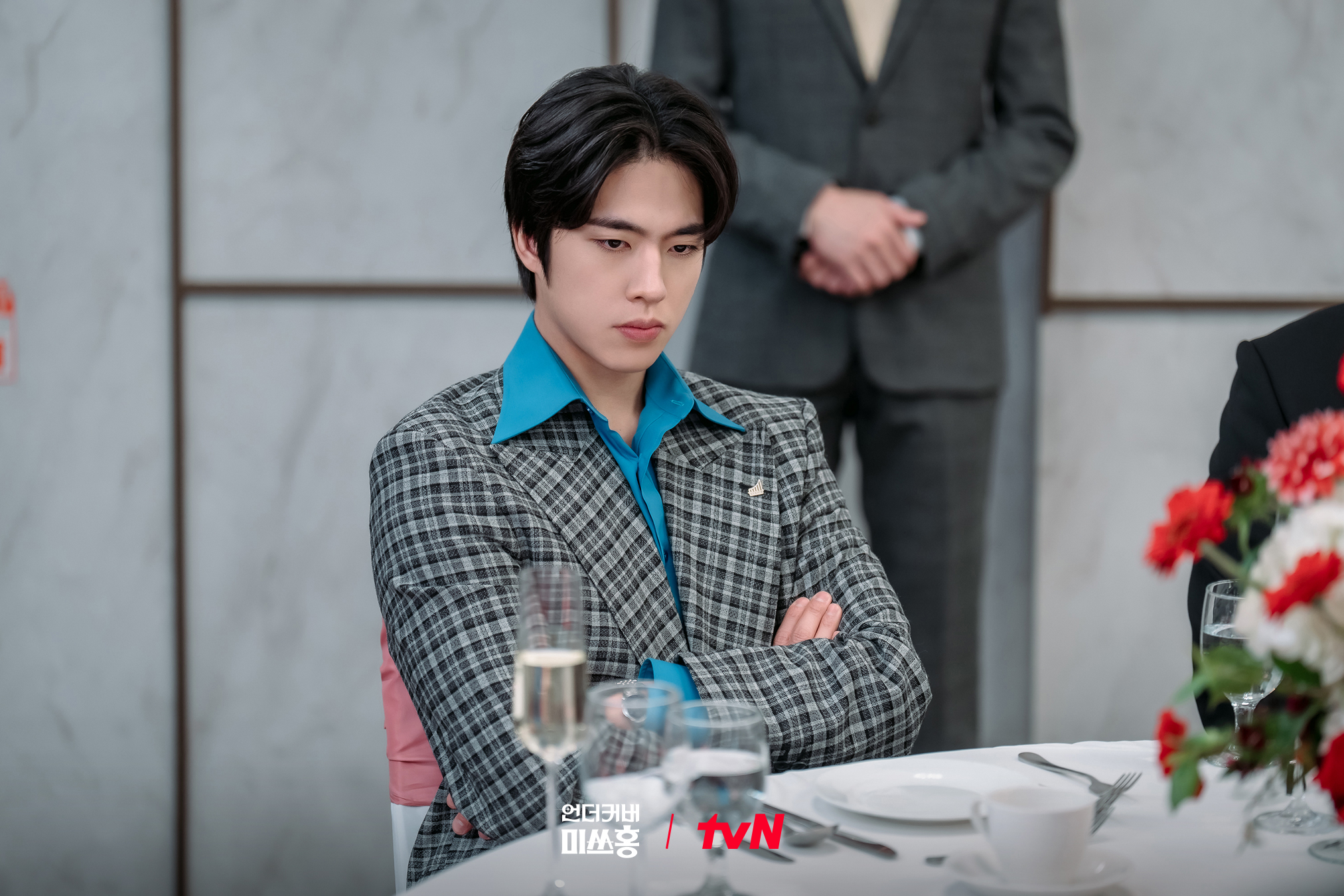[잡담] 언더커버미쓰홍) 대망의 약혼식 D-DAY 💍정우가 금보와 노라에게 전한 말 한마디? | 인스티즈
