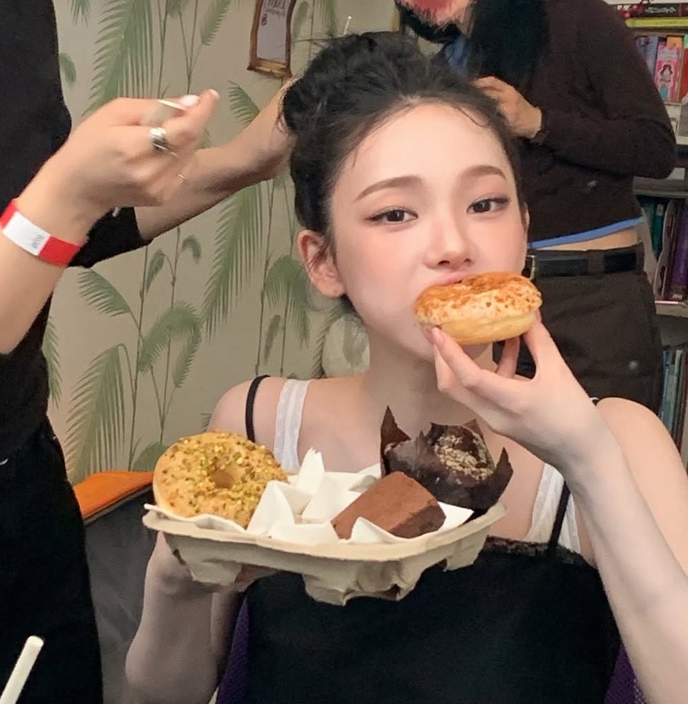 [잡담] 카리나 인스타에 이런 사진 올려주는거 넘 귀여움 | 인스티즈