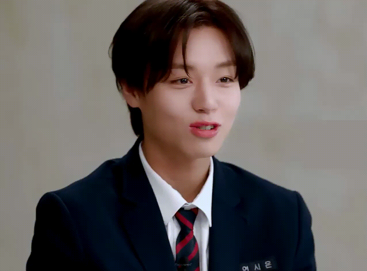 [잡담] 약한영웅) 긍데진짜 연시은이 눈 예쁘게 뜨고 잘 웃고 다녔으면 인기최고였을 거 같긴해... | 인스티즈