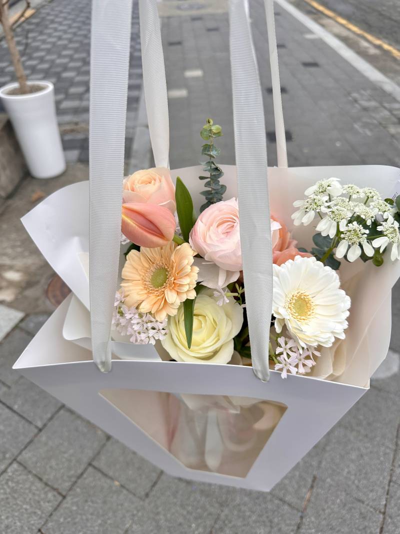 [잡담] 꽃다발 얼마 할 거 같애? | 인스티즈