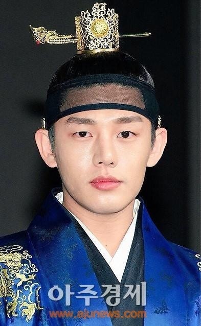 [잡담] 얼굴만! 보면 둘 공통점이 뭐야 | 인스티즈