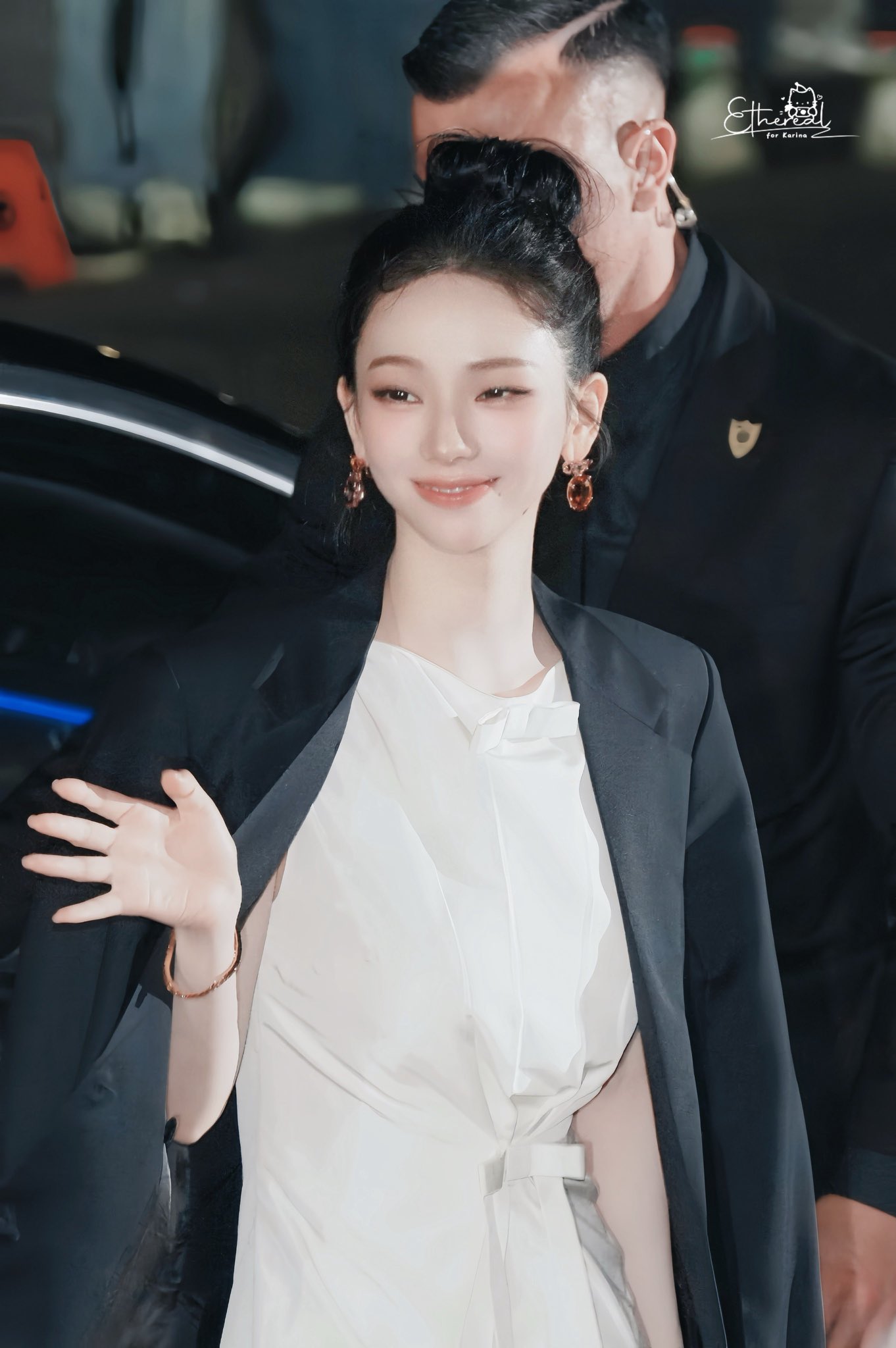 [잡담] 카리나 블레이저 걸친 것도 대박인데? | 인스티즈