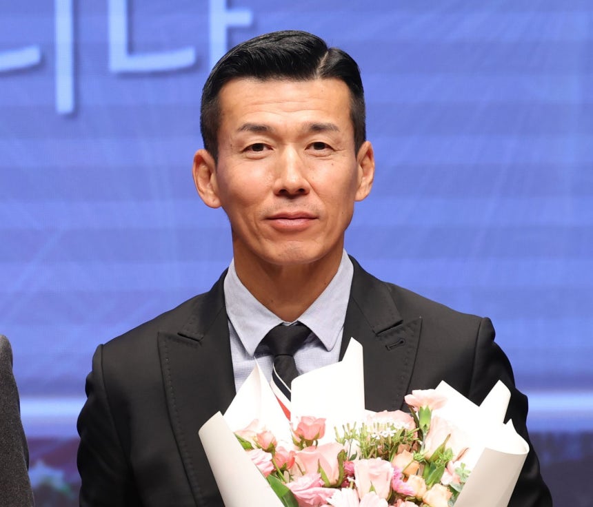 [잡담] '국내 최초 루게릭요양병원 건립 기여' 션, 복지부장관 표창 | 인스티즈